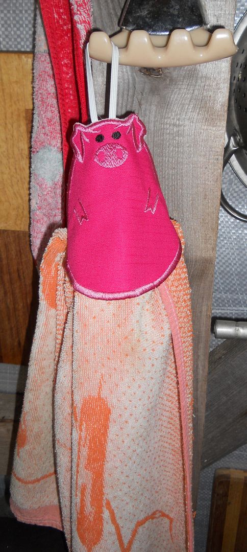 машинная вышивка держателя для полотенца шаг 18