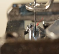 зазор между иглой и челноком вышивальная машина веллес